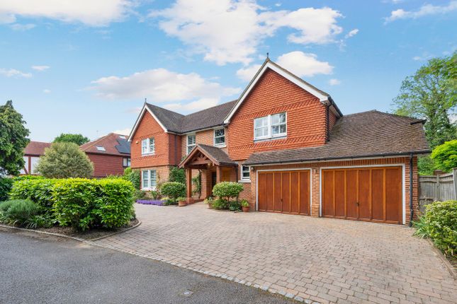 Thumbnail Detached house for sale in Leigh Place, Cobham