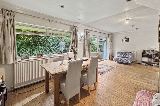 32 Ringley Drive, Manchester photo 3