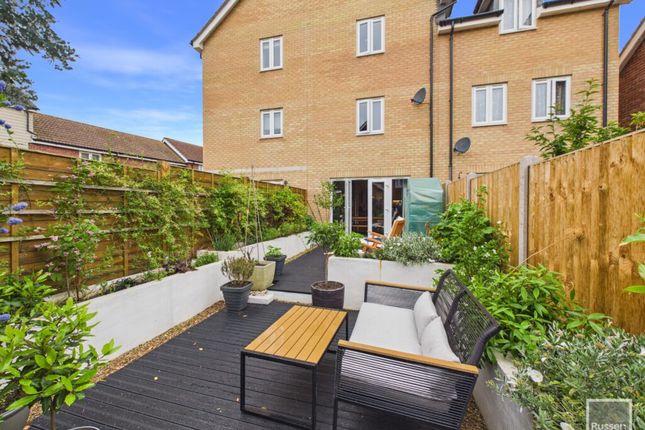 62, Falcon Crescent, Norwich photo 4