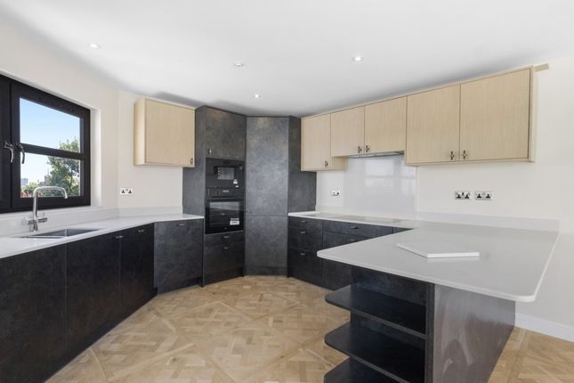 Flat 1 Chelsea View, 14, Farm Lane, London photo 2