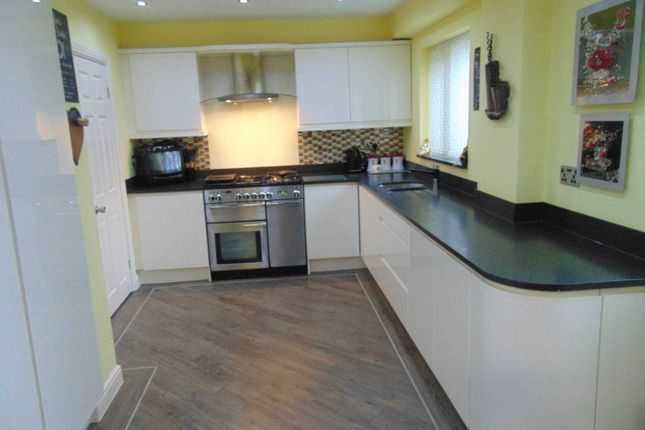 Link-detached house for sale in Pennine Vale, Shaw, Oldham