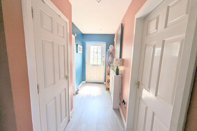 1, Pegasus Way, Thornhill photo 3