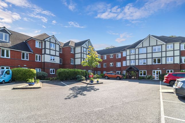 2-bed house on 8 Nanterre Court 63-67 Hempstead Road, Watford, £200,000