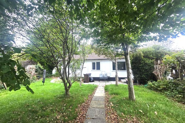 2-bed bungalow on Steeple View Court, Carbis Bay, St Ives, £1,100/mo