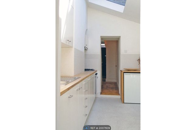 Terraced house to rent in Chadwick Road, London