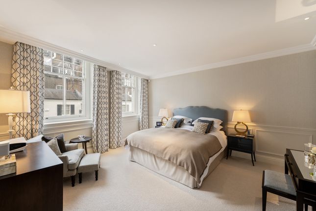 Mews house for sale in Pont Street Mews, London
