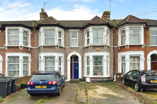 Thumbnail Flat for sale in Elgin Road, Ilford