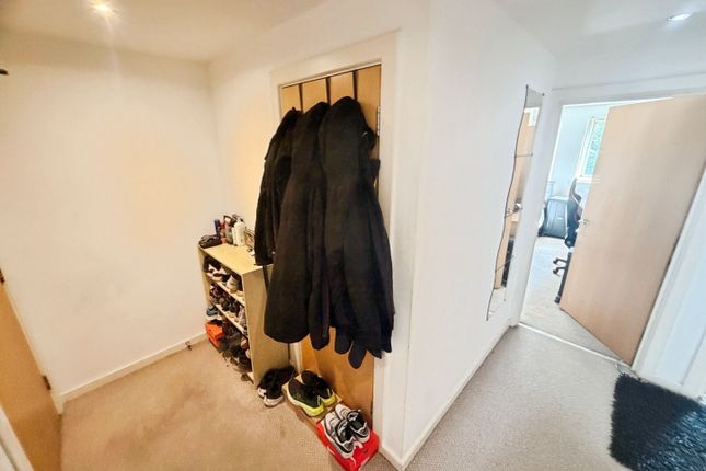 14, Platt House, Elmira Way, Salford photo 4
