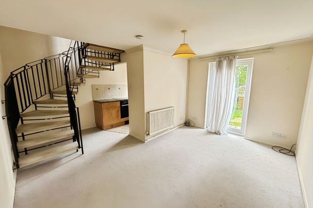 76, Gainsborough Way, Somerset photo 4