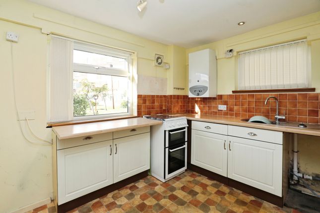 26, Pike Close, Staffordshire photo 4