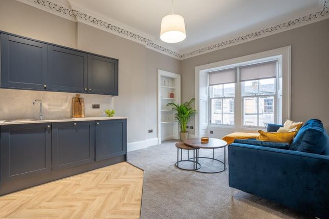 Thumbnail Flat to rent in 3F2 12 Montague Street, Edinburgh