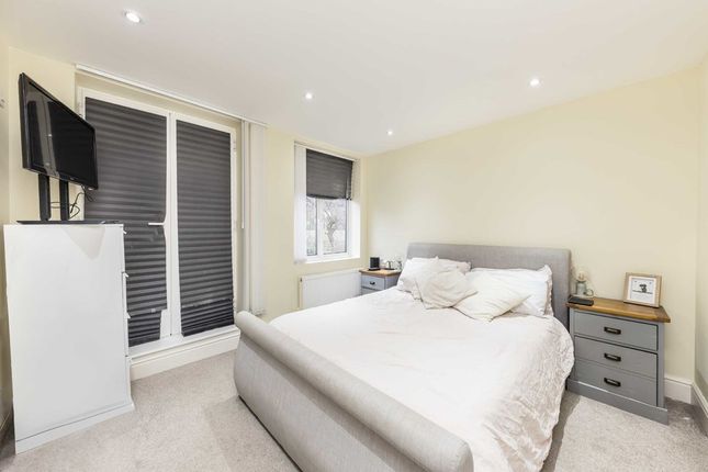 Terraced house to rent in Harefield Mews, London