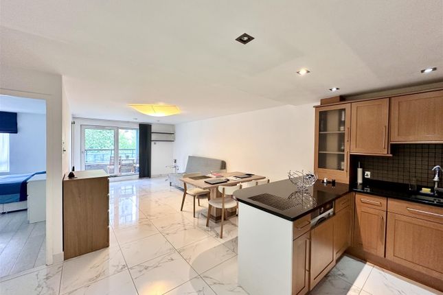1-bed flat on 9 Finch Lodge, Admiral Walk, London, £475,000