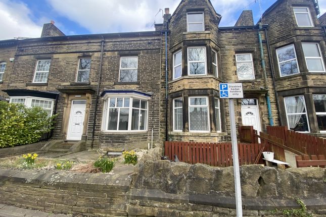Room to rent in Skipton Road, Keighley, West Yorkshire