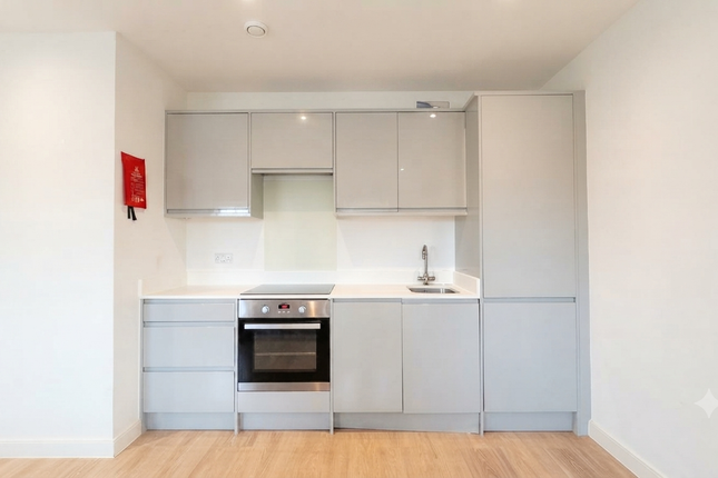 Flat 7, , Pelham House, 124 High Street, Hornchurch, Hornchurch photo 5