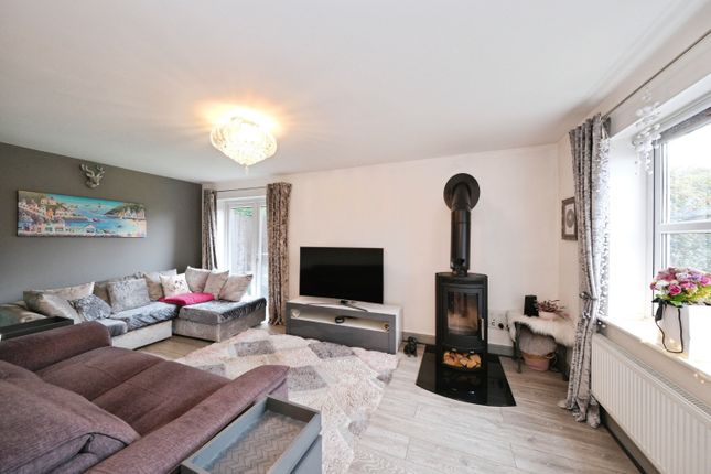 7, Willow Gardens, Sutton-in-ashfield photo 2