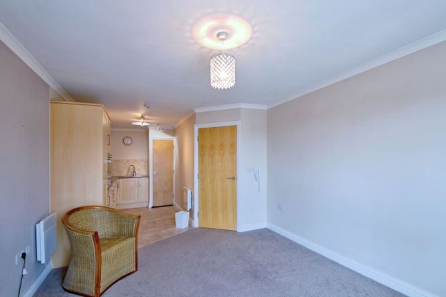 Hamilton Court, Long Road, Canvey Island photo 5