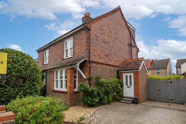 Thumbnail Cottage for sale in Trentham Road, Redhill