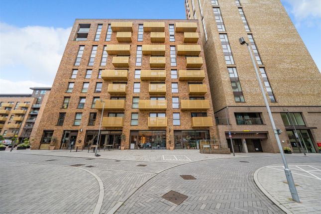 Flat for sale in Nyland Court, London