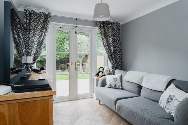 9 Oakwood Avenue, Epsom photo 4