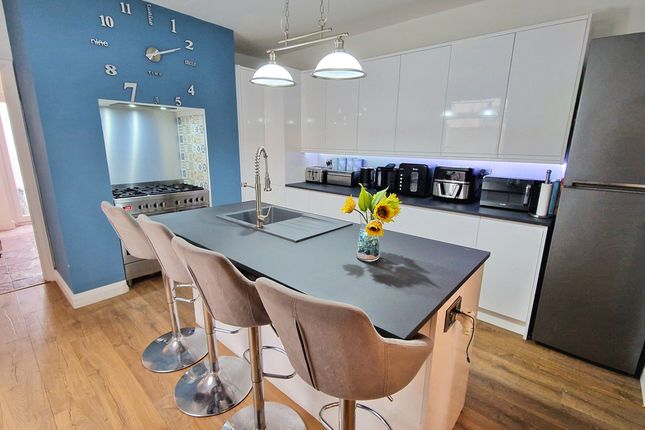 20, MACKWORTH ROAD, PORTHCAWL photo 4