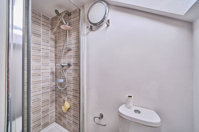 5, Middle Road, London photo 4