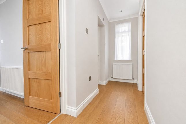 28, Chalford Walk, Woodford Green photo 4
