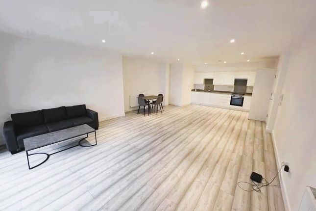 Flat 1, 98a, High Street, Hounslow photo 4