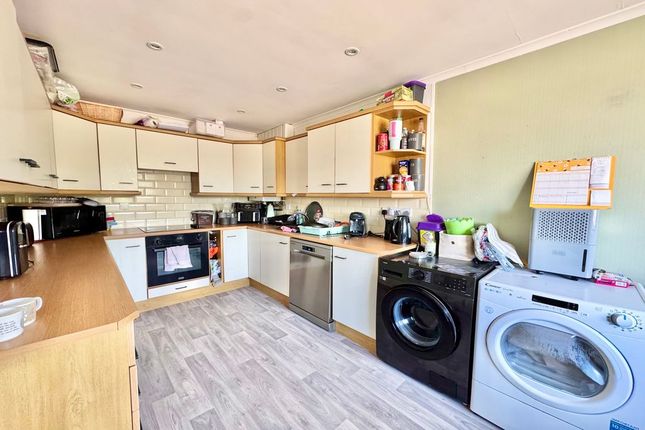 4 St Marys Court, Barry Close, Weston-Super-Mare photo 3