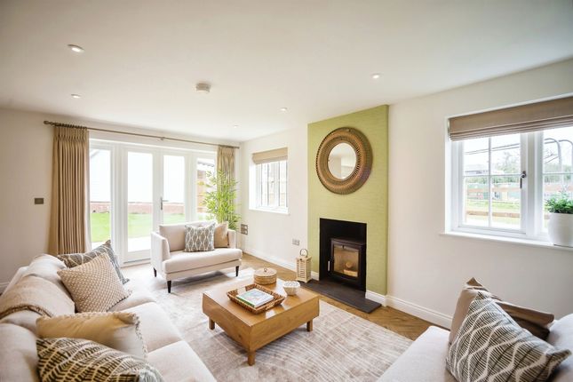16, Roundwell Park, Bearsted, Maidstone photo 3