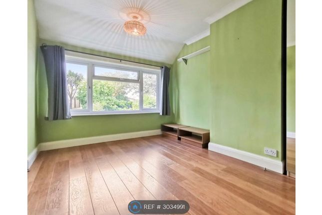 Collindale Avenue, Erith photo 5