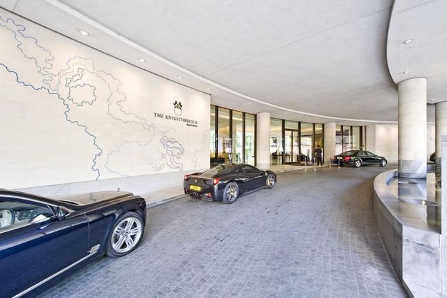 Flat for sale in The Knightsbridge Apartments, Knightsbridge, Knightsbridge
