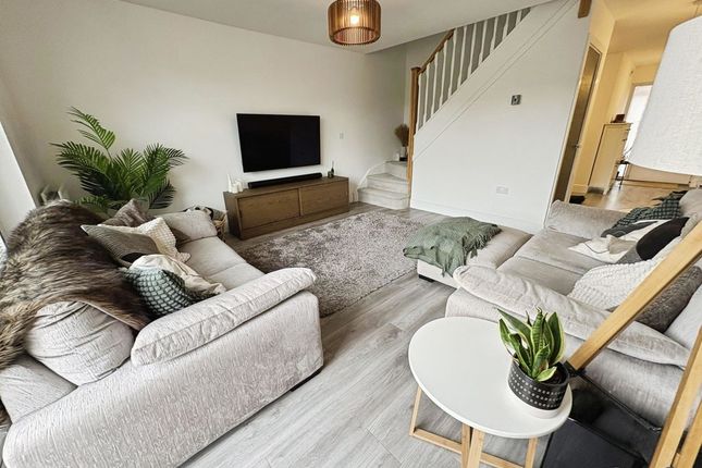 5, Meadow Gardens, Newcastle Upon Tyne photo 4