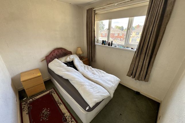 2-bed flat on 58, Harden Close, Walsall, £40,000