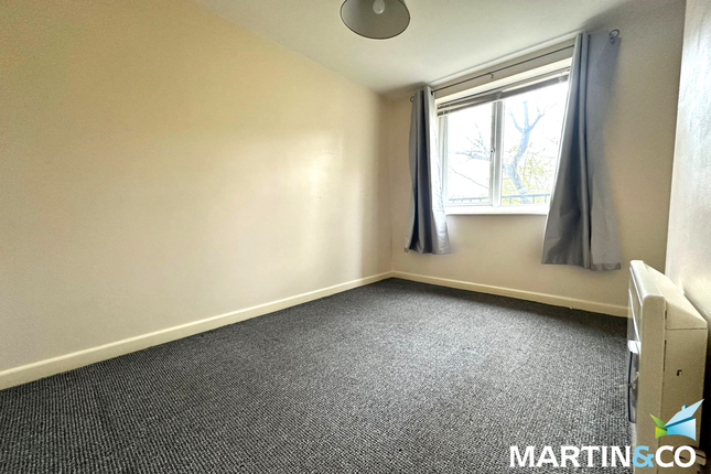 Flat for sale in Meadow Court, Alverthorpe, Wakefield, West Yorkshire