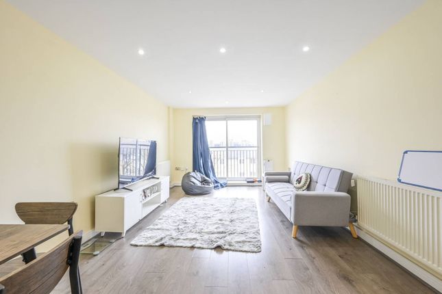 Thumbnail Flat to rent in Settlers Court, Isle Of Dogs, London