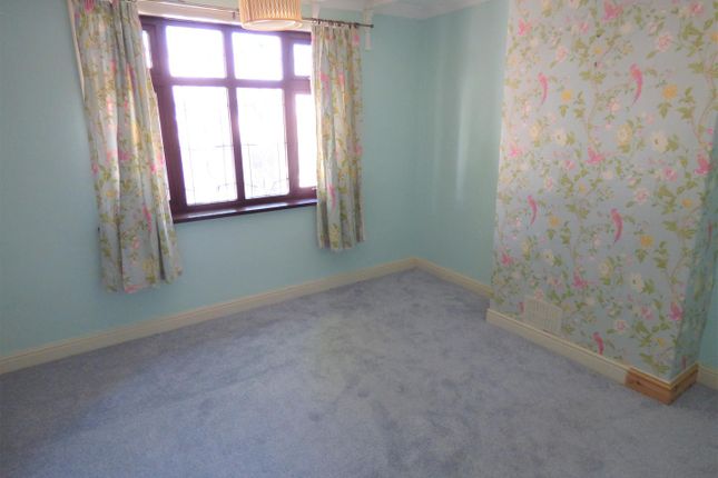 Park Drive, Derbyshire photo 5