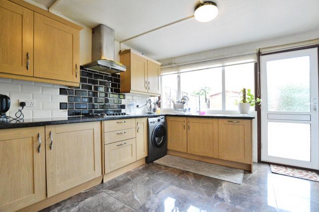 105, Cotlandswick, London Colney photo 4