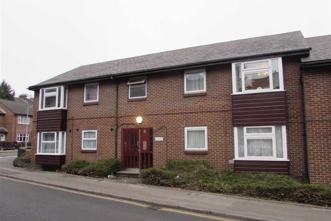 Thumbnail Flat for sale in Russell Street, Luton
