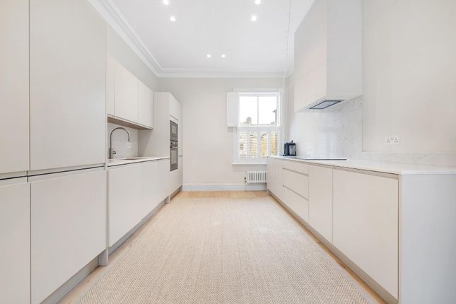 First and Second Floor Flat, 64, Helix Road, London photo 4