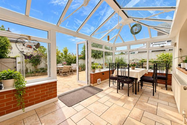 8, Cliff Road, Eastbourne photo 4
