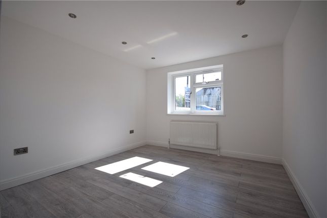 Flat 2, 45, Perne Road, Cambridge photo 4