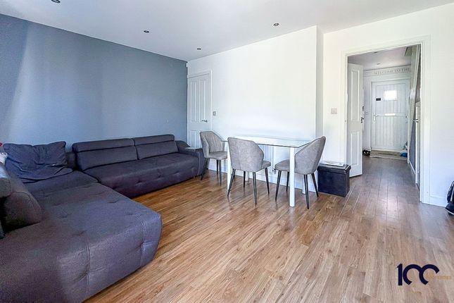 7 Ayron Road, South Ockendon photo 4