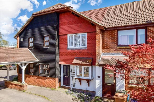 2-bed house on The Shires Paddock Wood, Tonbridge, £325,000
