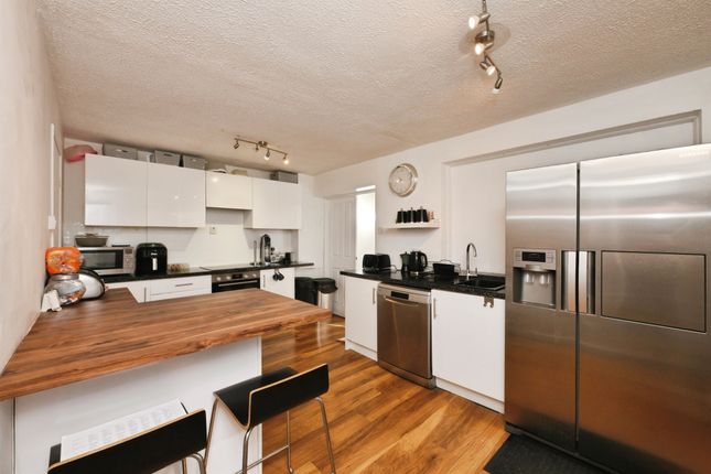 75, Lemonfield Drive, WATFORD photo 2