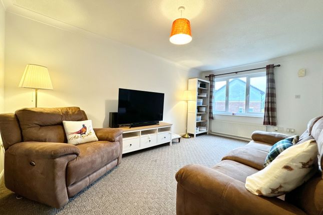 8, Walker Drive, Bonnybridge photo 2