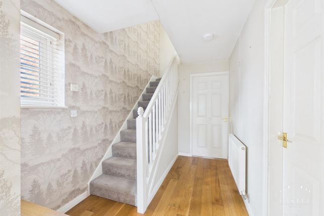 5, Gold Close, Hinckley photo 3
