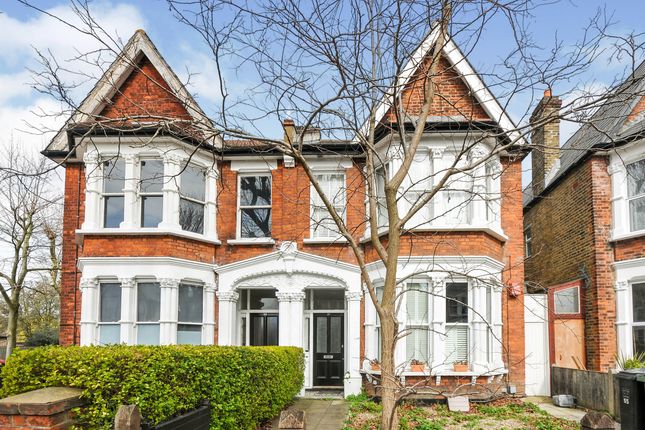Studio flat on FF REAR, 57, Inchmery Road, London, £1,000/mo