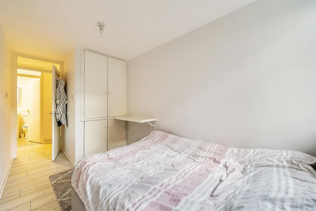 Flat for sale in Galsworthy Road, Norbiton, Kingston Upon Thames