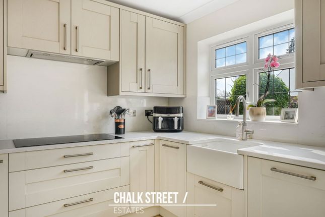 2b, Oakwood Chase, Hornchurch photo 4